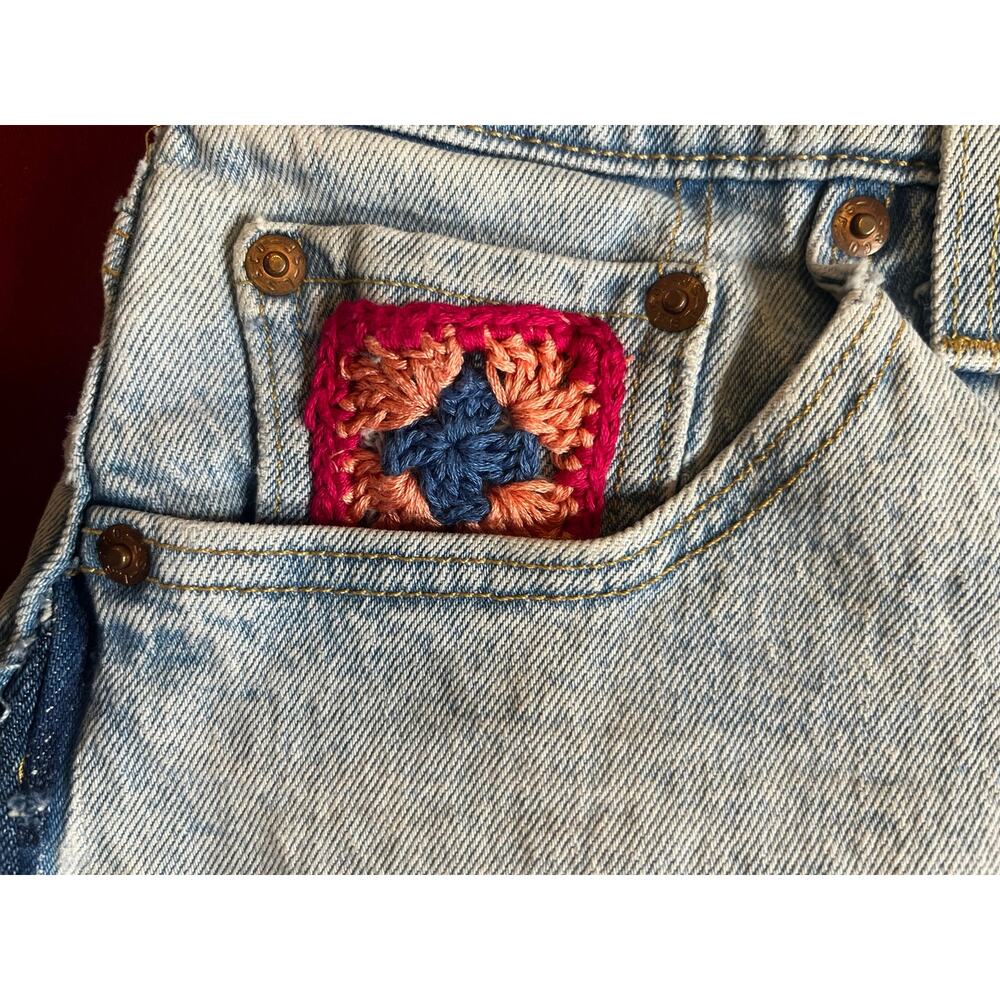 Reworked Vintage Levi’s 501 Upcycled Crochet Patch Distressed Denim Shorts W28 - Picture 4 of 7
